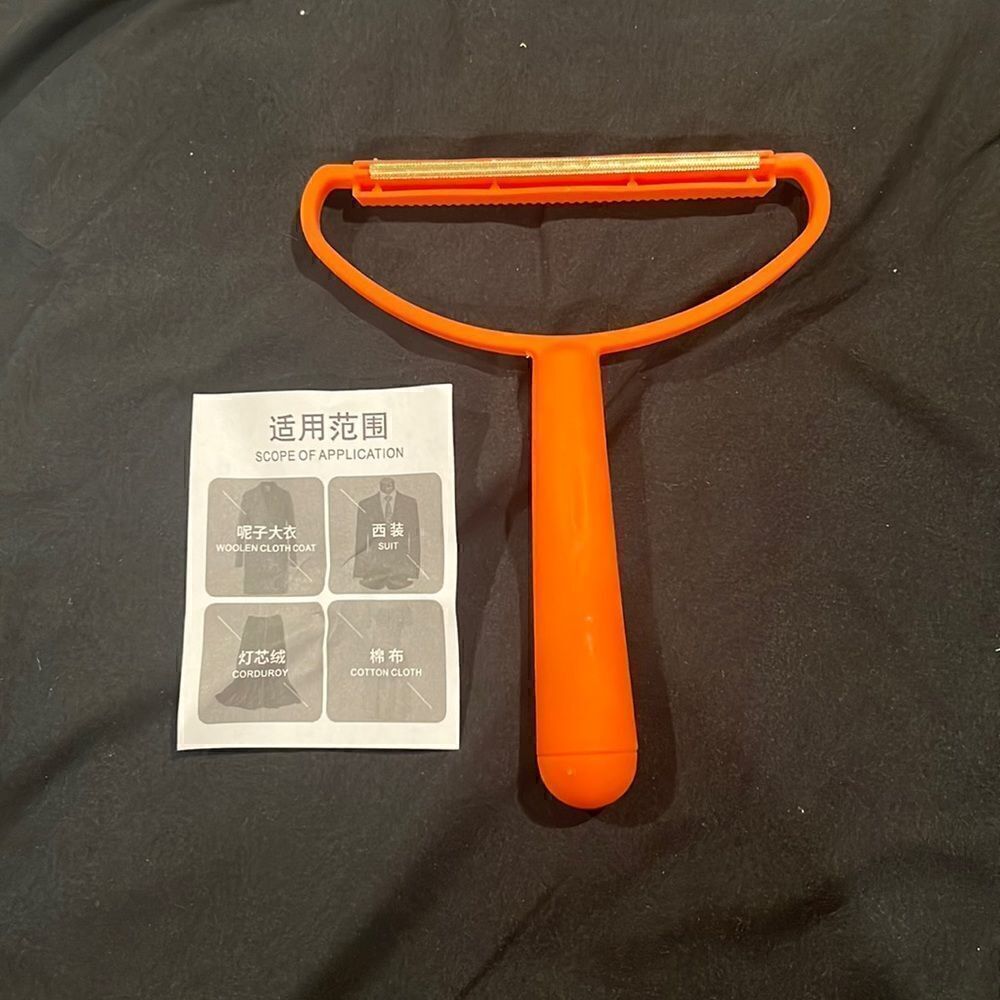 Lint brush